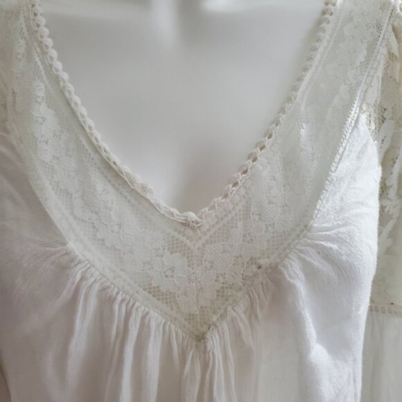 White/Off White Boho Lace Flare Sleeved Top - Picture 5 of 9